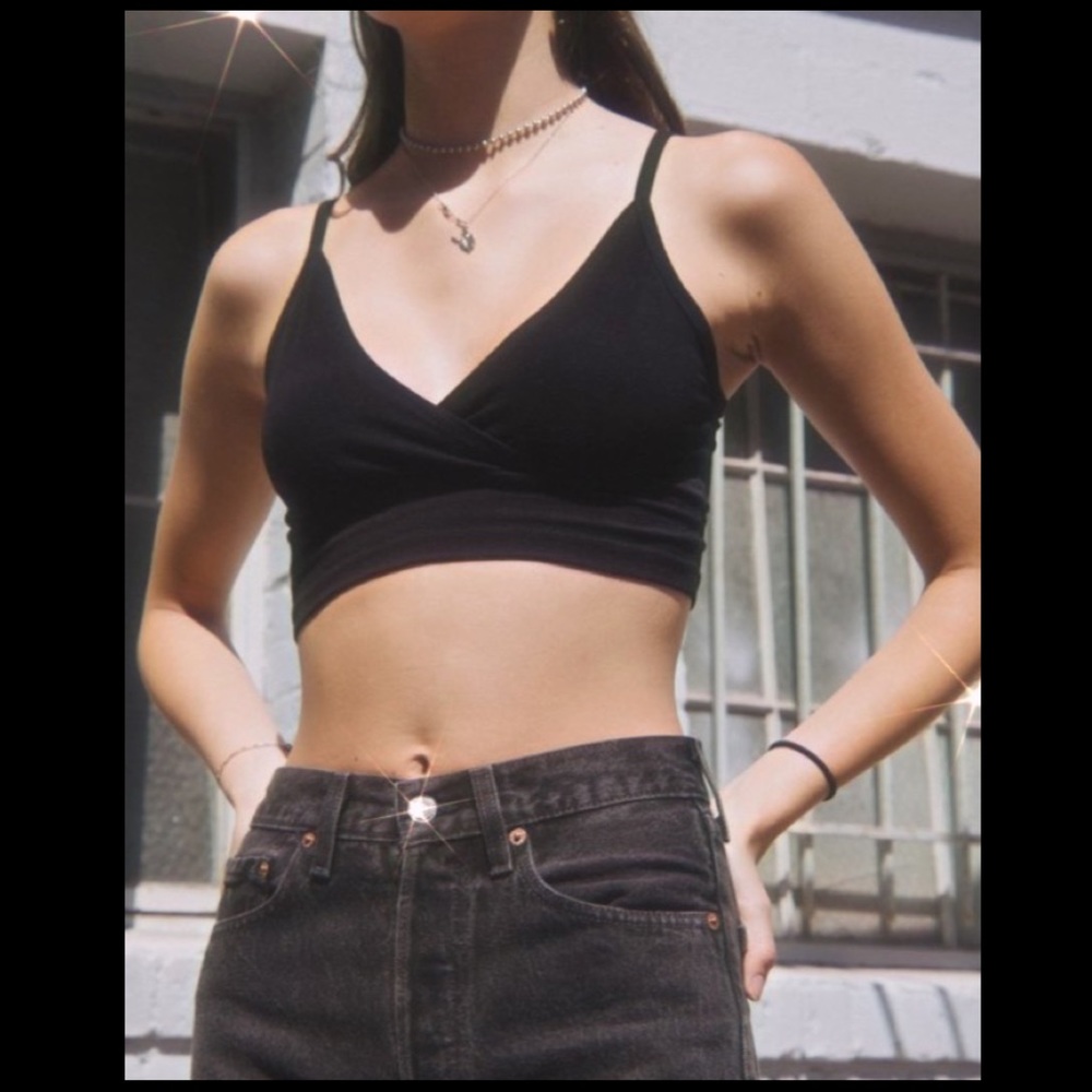 ✖️BRANDY MELVILLE BLACK AMARA TANK✖️